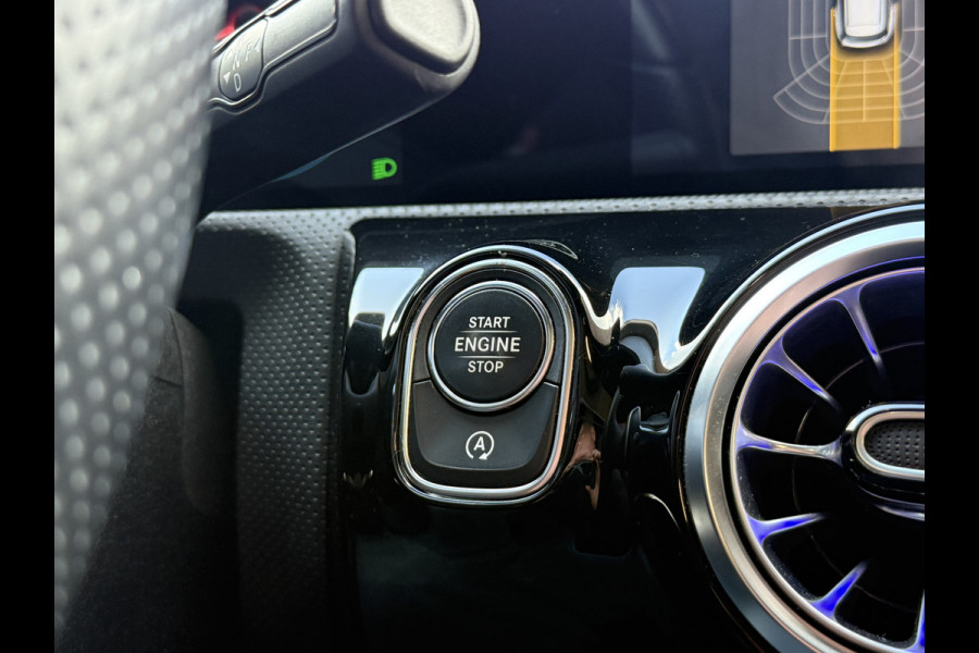 Mercedes-Benz CLA-Klasse Shooting Brake 200 Business Solution AMG | Sfeerverlichting | Multibeam | Panoramadak