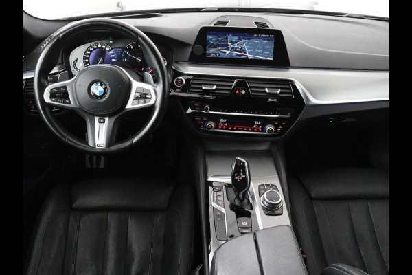 BMW 5 Serie 520i M Sport | Panoramadak | Stoelventilatie | Head-Up | 360 Camera | Leder | Adaptief LED | Memory | Carplay | Sfeerverlichting | Achterbankverwarming | Navigatie | Stuurverwarming