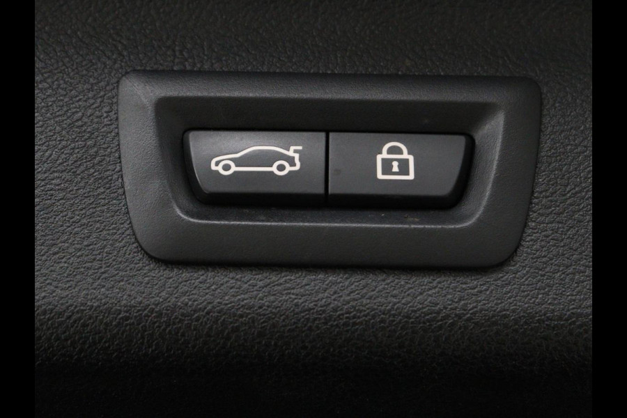 BMW 5 Serie 520i M Sport | Panoramadak | Stoelventilatie | Head-Up | 360 Camera | Leder | Adaptief LED | Memory | Carplay | Sfeerverlichting | Achterbankverwarming | Navigatie | Stuurverwarming