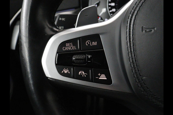 BMW 5 Serie 520i M Sport | Panoramadak | Stoelventilatie | Head-Up | 360 Camera | Leder | Adaptief LED | Memory | Carplay | Sfeerverlichting | Achterbankverwarming | Navigatie | Stuurverwarming