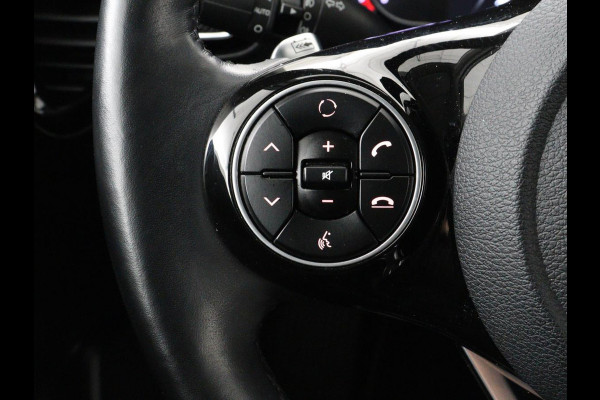 Kia e-Soul DynamicPlusLine 64 kWh | SOH 100% | 3 Fase | Stoelverwarming | Warmtepomp | Adaptive cruise | Carplay | Camera | Keyless | Full LED | Half leder | Climate control | Stuurverwarming | Getint glas