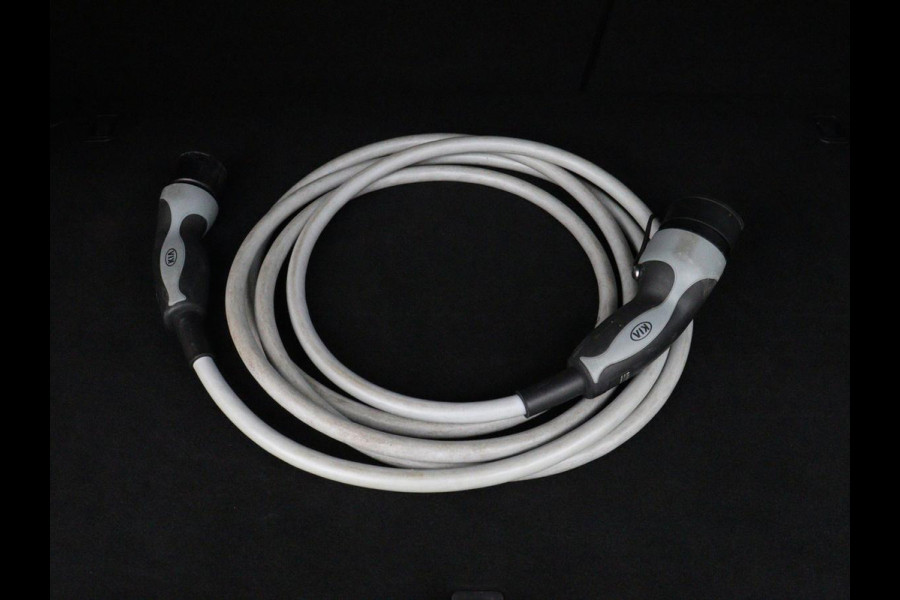 Kia e-Soul DynamicPlusLine 64 kWh | SOH 100% | 3 Fase | Stoelverwarming | Warmtepomp | Adaptive cruise | Carplay | Camera | Keyless | Full LED | Half leder | Climate control | Stuurverwarming | Getint glas