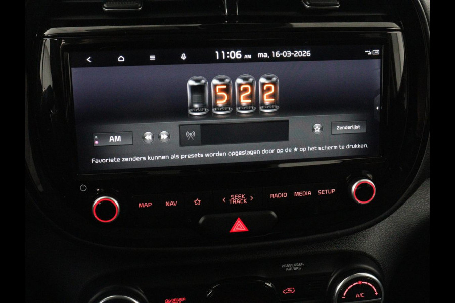 Kia e-Soul DynamicPlusLine 64 kWh | SOH 100% | 3 Fase | Stoelverwarming | Warmtepomp | Adaptive cruise | Carplay | Camera | Keyless | Full LED | Half leder | Climate control | Stuurverwarming | Getint glas