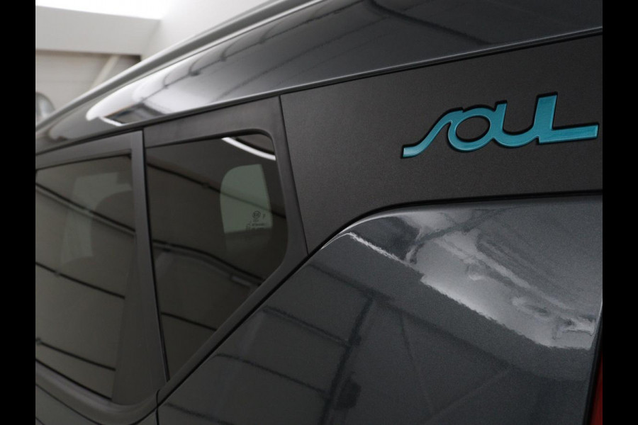 Kia e-Soul DynamicPlusLine 64 kWh | SOH 100% | 3 Fase | Stoelverwarming | Warmtepomp | Adaptive cruise | Carplay | Camera | Keyless | Full LED | Half leder | Climate control | Stuurverwarming | Getint glas
