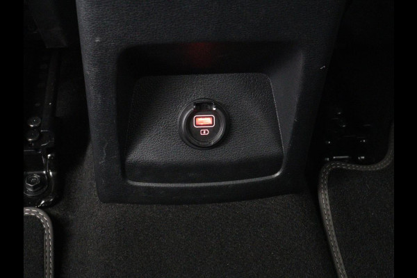 Kia e-Soul DynamicPlusLine 64 kWh | SOH 100% | 3 Fase | Stoelverwarming | Warmtepomp | Adaptive cruise | Carplay | Camera | Keyless | Full LED | Half leder | Climate control | Stuurverwarming | Getint glas