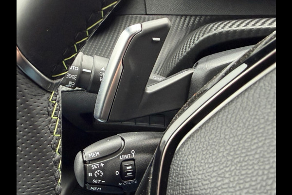 Peugeot 2008 HYBRID 145 GT-LINE Alcantara Stoelverwarming