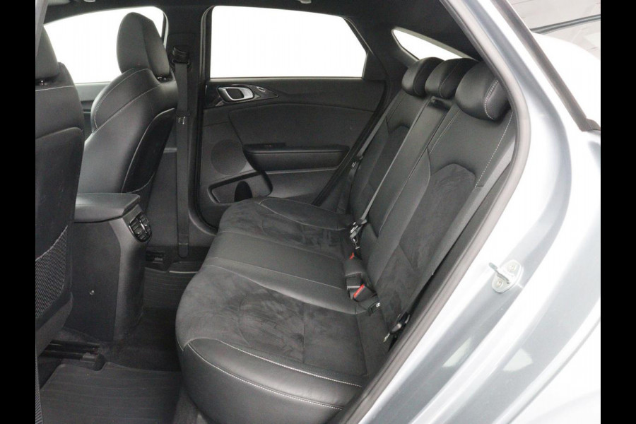 Kia ProCeed 1.5 T-GDI GT-Line | Panoramadak | Stoel & stuurverwarming | Trekhaak | Leder/Alcantara | Adaptive cruise | Carplay | Full LED | Navigatie | Camera | Keyless