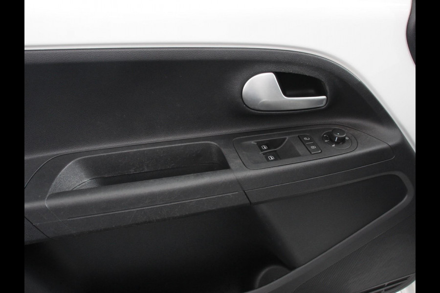 Volkswagen e-Up! e-up! Style Climate control Stoelverwarming Cruise control Parkeersensor achter + camera Lichtmetalen velgen