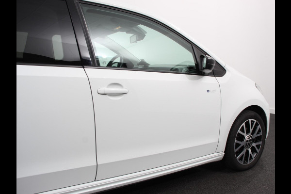 Volkswagen e-Up! e-up! Style Climate control Stoelverwarming Cruise control Parkeersensor achter + camera Lichtmetalen velgen
