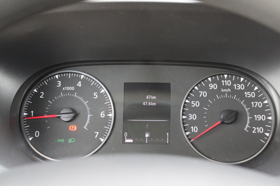 Renault Master T35 2.3 dCi 180pk L3H2 - Airco - Navigatie - Camera - Cruise - Parkeersensoren - 105l tank - Rijklaar