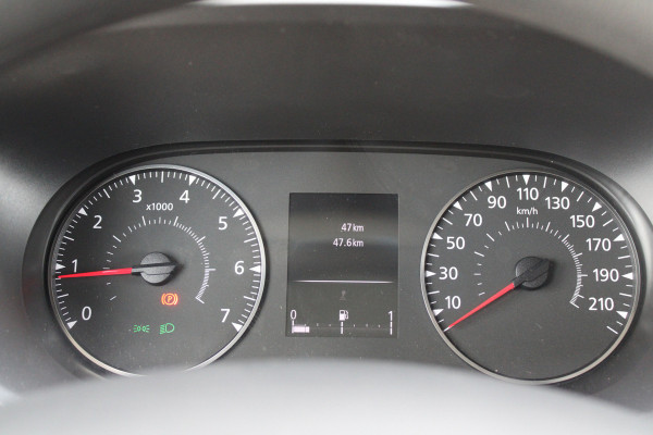 Renault Master T35 2.3 dCi 180pk L3H2 - Airco - Navigatie - Camera - Cruise - Parkeersensoren - 105l tank - Rijklaar