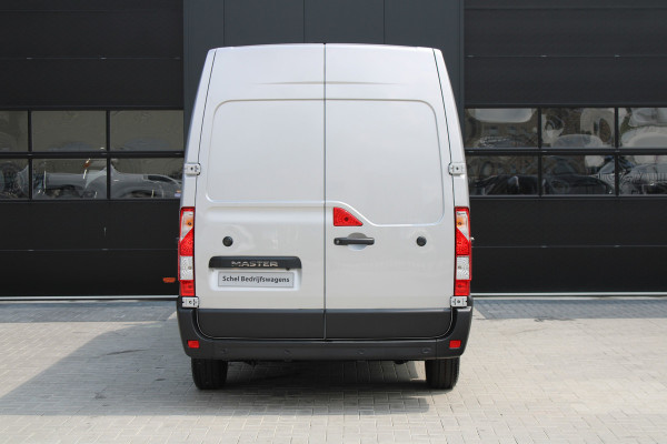 Renault Master T35 2.3 dCi 180pk L3H2 - Airco - Navigatie - Camera - Cruise - Parkeersensoren - 105l tank - Rijklaar