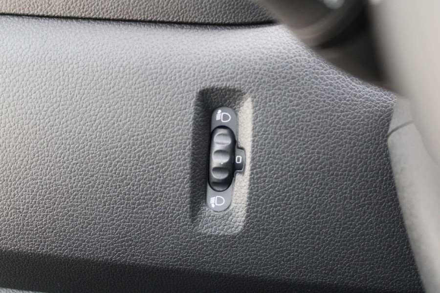 Renault Master T35 2.3 dCi 180pk L3H2 - Airco - Navigatie - Camera - Cruise - Parkeersensoren - 105l tank - Rijklaar