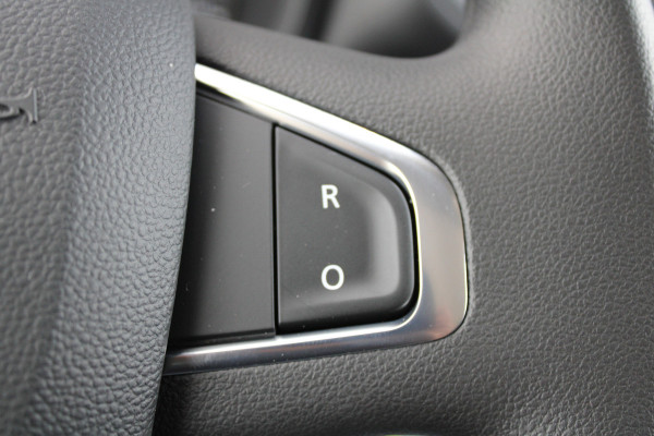 Renault Master T35 2.3 dCi 180pk L3H2 - Airco - Navigatie - Camera - Cruise - Parkeersensoren - 105l tank - Rijklaar