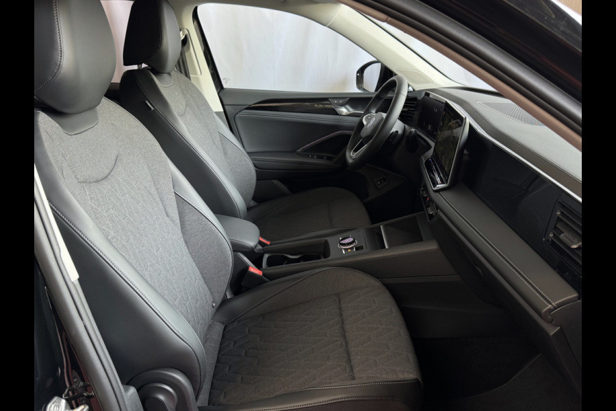 Volkswagen Tiguan 1.5 eTSI 150PK DSG ✅ NIEUWE AUTO✅ TREKHAAK IQ.LED CARPLAY NAVI ELEK.KLEP STOEL/STUUR VERW LED 10/2025 BENZINE ✅Top Auto's Wijchen , 30 Jaar Specialist in Volkswagen  : Alle Type's : R-Line Edition / Style / First Edition / Highline / Life , Zowel PHEV / HEV / MHEV / Benzine ✅