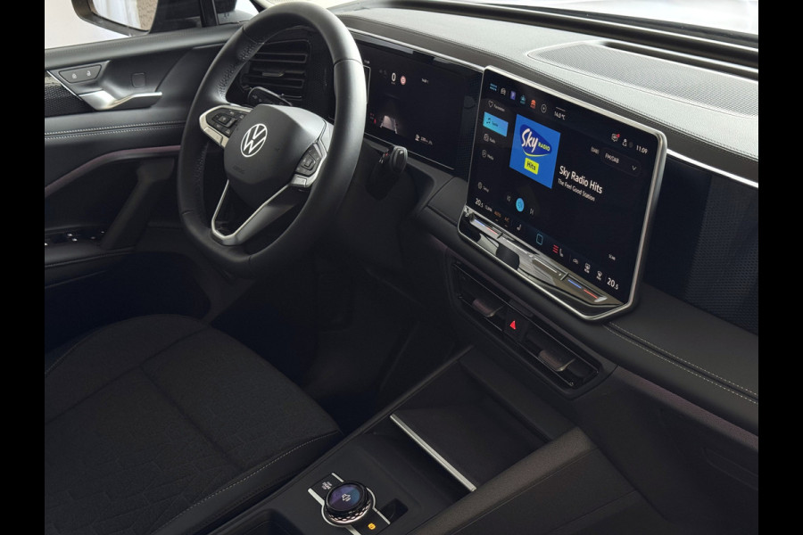 Volkswagen Tiguan 1.5 eTSI 150PK DSG ✅ NIEUWE AUTO✅ TREKHAAK IQ.LED CARPLAY NAVI ELEK.KLEP STOEL/STUUR VERW LED 10/2025 BENZINE ✅Top Auto's Wijchen , 30 Jaar Specialist in Volkswagen  : Alle Type's : R-Line Edition / Style / First Edition / Highline / Life , Zowel PHEV / HEV / MHEV / Benzine ✅