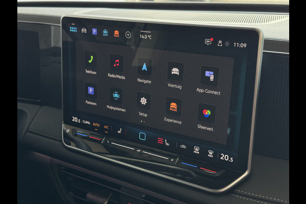 Volkswagen Tiguan 1.5 eTSI 150PK DSG ✅ NIEUWE AUTO✅ TREKHAAK IQ.LED CARPLAY NAVI ELEK.KLEP STOEL/STUUR VERW LED 10/2025 BENZINE ✅Top Auto's Wijchen , 30 Jaar Specialist in Volkswagen  : Alle Type's : R-Line Edition / Style / First Edition / Highline / Life , Zowel PHEV / HEV / MHEV / Benzine ✅