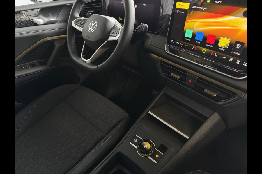 Volkswagen Tiguan 1.5 eTSI 150PK DSG ✅ NIEUWE AUTO✅ TREKHAAK IQ.LED CARPLAY NAVI ELEK.KLEP STOEL/STUUR VERW LED 10/2025 BENZINE ✅Top Auto's Wijchen , 30 Jaar Specialist in Volkswagen  : Alle Type's : R-Line Edition / Style / First Edition / Highline / Life , Zowel PHEV / HEV / MHEV / Benzine ✅