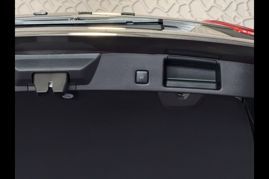 Ford Kuga Ford Kuga PHEV 243 PK ST‑Line X – 2026 • FULL SPEC • B&O • Panodak • 20’’ LMV • 360° • Haak! ✅ Ford Wijchen / Al 30 Jaar verkopen wij Ford In Nederland / Wij leveren Nieuwe en Bijna nieuwe Ford's / Zowel : ST-Line X / St-Line / Titanium / Sound Edtioion / Active / Graphite Tech Editi