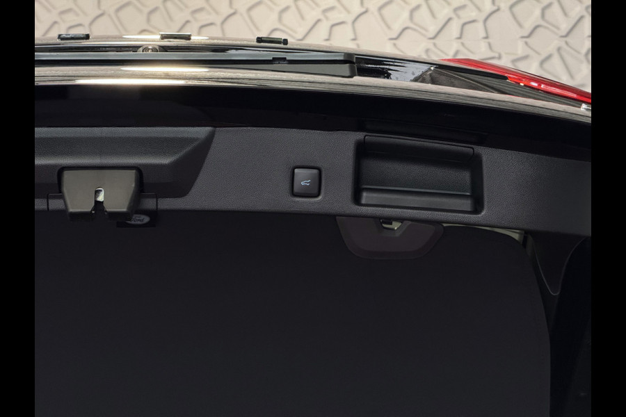 Ford Kuga Topuitvoering! Ford Kuga PHEV 243 PK ST‑Line X – 2026 • Panodak • 20’’ LMV • B&O • 360° Cam • Haak phev ✅ Ford Wijchen / Al 30 Jaar verkoop van Ford  In Nederland / Wij leveren Nieuwe en Bijna nieuwe Ford's / Zowel : ST-Line X / St-Line / Titanium / Sound Edtioion / Active / Graphite Tech Editi