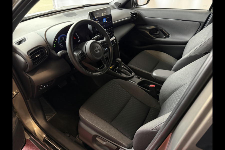 Toyota Yaris Cross 1.5 HYBRID DYNAMIC STOEL/STUUR VERW. 17''LMV KEYLESS CAMERA LED ZWARTE HEMEL ✅ Top Auto's Wijchen , Al 30 Jaar verkoop van Toyota , Type's Launch / Executive / Dynamic / First Edition / Business / Zowel Phev / Hev / Benzine / met fabrieksgarantie ✅