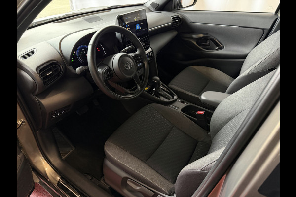 Toyota Yaris Cross 1.5 HYBRID DYNAMIC STOEL/STUUR VERW. 17''LMV KEYLESS CAMERA LED ZWARTE HEMEL ✅ Top Auto's Wijchen , Al 30 Jaar verkoop van Toyota , Type's Launch / Executive / Dynamic / First Edition / Business / Zowel Phev / Hev / Benzine / met fabrieksgarantie ✅