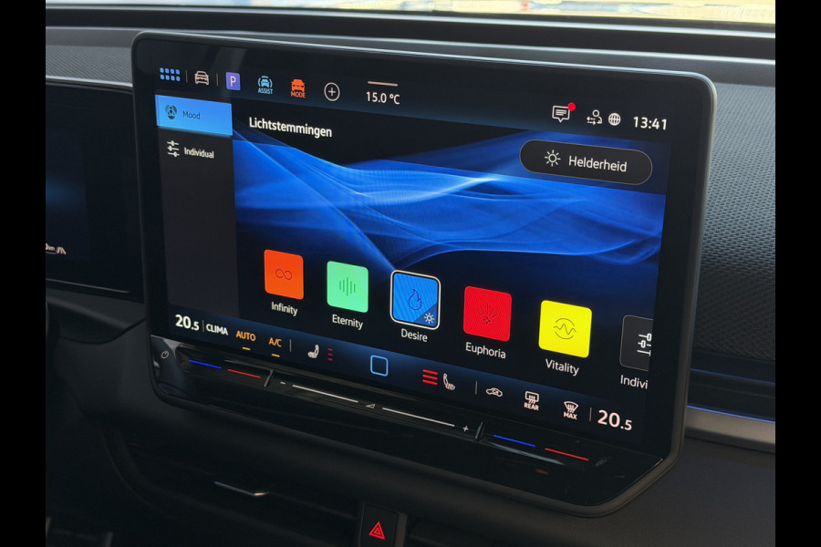 Volkswagen T-Roc 1.5 eTsi 150PK R-LINE EDITION BLACK STYLE IQ LED/GRIL/LOGO STOEL/STUUR.VERW ELEK.KLEP 2026