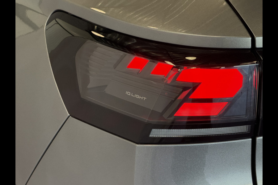 Volkswagen T-Roc 1.5 eTsi 150PK R-LINE EDITION BLACK STYLE IQ LED/GRIL/LOGO STOEL/STUUR.VERW ELEK.KLEP 2026