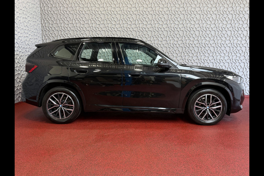 BMW X1 SDRIVE M-SPORT SHADOW LINE NAVI LED ELEK.KLEP CRUISE LEER/ALCANTARA CAMERA M-SPORT INTERIEUR / EXTERIEUR ✅ Top Auto's. Al 30 Jaar uw Bmw Specialist in ,  BMW M / M Sport / PHEV / HEV / Hybrid / Mhev / 25e / 30e / xDrive25e // xDrive30e / sDrive18i / sDrive20i / sDrive23i ✅