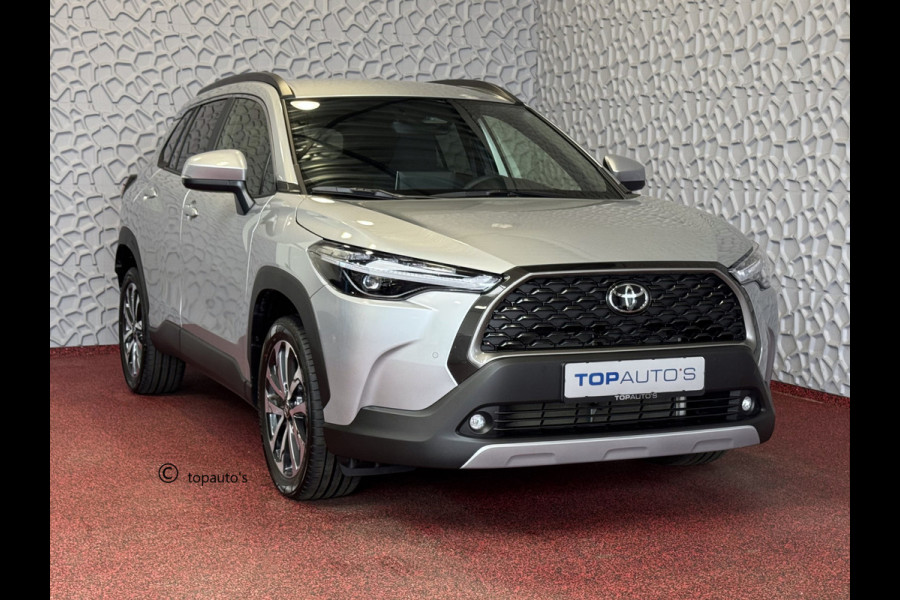 Toyota Corolla Cross HYBRID 140 STYLE STOEL/STUUR VERW. ELEK.KLEP LED KEYLESS CARPLAY NAVI CAMERA ADAP CRUISE PDC ✅ Top auto's Wijchen. Al 30 Jaar verkoop van Toyota  : Benzine / Hybride / PHEV / HEV / Diverse modellen : Style / Executive / Dynamic / Plus / Business / Sport / Active / Premium etc. ✅