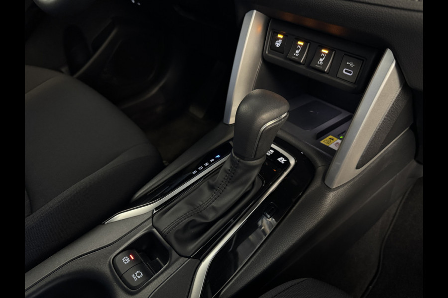 Toyota Corolla Cross HYBRID 140 STYLE STOEL/STUUR VERW. ELEK.KLEP LED KEYLESS CARPLAY NAVI CAMERA ADAP CRUISE PDC ✅ Top auto's Wijchen. Al 30 Jaar verkoop van Toyota  : Benzine / Hybride / PHEV / HEV / Diverse modellen : Style / Executive / Dynamic / Plus / Business / Sport / Active / Premium etc. ✅