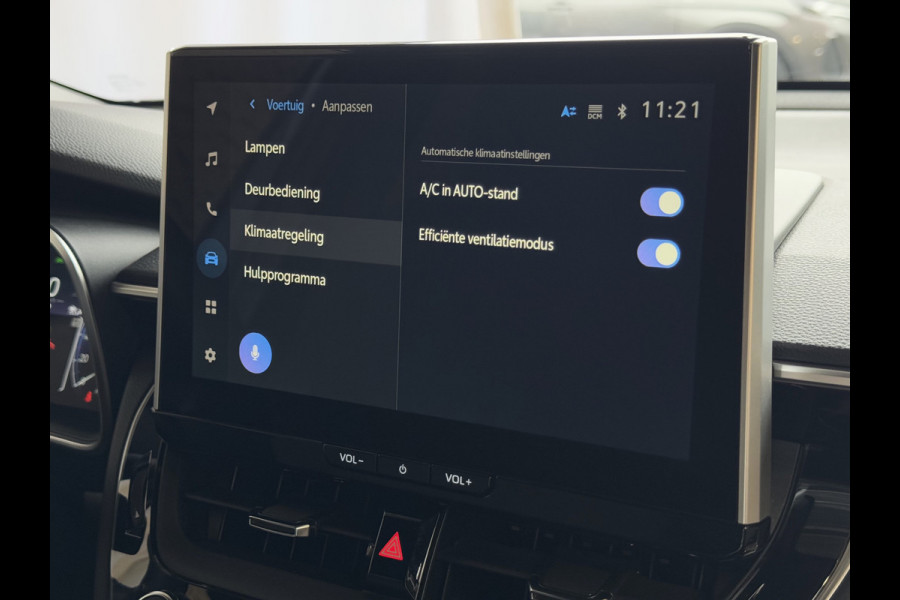 Toyota Corolla Cross HYBRID 140 STYLE STOEL/STUUR VERW. ELEK.KLEP LED KEYLESS CARPLAY NAVI CAMERA ADAP CRUISE PDC ✅ Top auto's Wijchen. Al 30 Jaar verkoop van Toyota  : Benzine / Hybride / PHEV / HEV / Diverse modellen : Style / Executive / Dynamic / Plus / Business / Sport / Active / Premium etc. ✅
