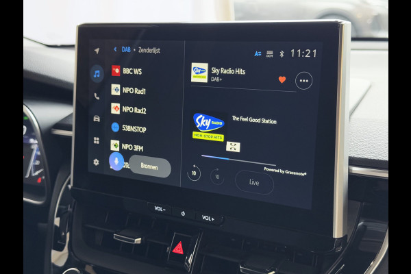 Toyota Corolla Cross HYBRID 140 STYLE STOEL/STUUR VERW. ELEK.KLEP LED KEYLESS CARPLAY NAVI CAMERA ADAP CRUISE PDC ✅ Top auto's Wijchen. Al 30 Jaar verkoop van Toyota  : Benzine / Hybride / PHEV / HEV / Diverse modellen : Style / Executive / Dynamic / Plus / Business / Sport / Active / Premium etc. ✅