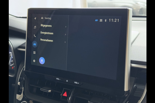 Toyota Corolla Cross HYBRID 140 STYLE STOEL/STUUR VERW. ELEK.KLEP LED KEYLESS CARPLAY NAVI CAMERA ADAP CRUISE PDC ✅ Top auto's Wijchen. Al 30 Jaar verkoop van Toyota  : Benzine / Hybride / PHEV / HEV / Diverse modellen : Style / Executive / Dynamic / Plus / Business / Sport / Active / Premium etc. ✅