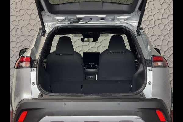 Toyota Corolla Cross HYBRID 140 STYLE STOEL/STUUR VERW. ELEK.KLEP LED KEYLESS CARPLAY NAVI CAMERA ADAP CRUISE PDC ✅ Top auto's Wijchen. Al 30 Jaar verkoop van Toyota  : Benzine / Hybride / PHEV / HEV / Diverse modellen : Style / Executive / Dynamic / Plus / Business / Sport / Active / Premium etc. ✅