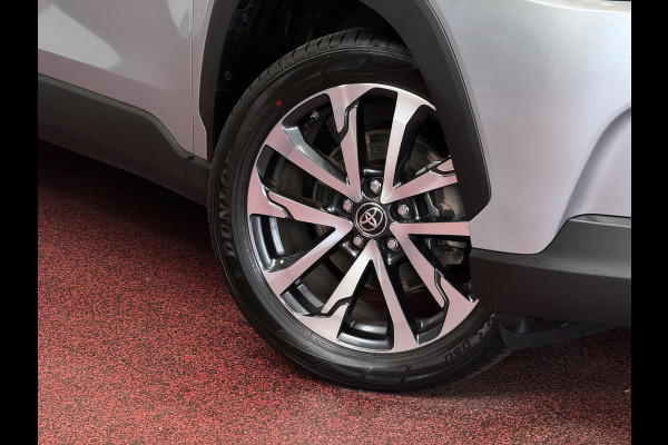 Toyota Corolla Cross HYBRID 140 STYLE STOEL/STUUR VERW. ELEK.KLEP LED KEYLESS CARPLAY NAVI CAMERA ADAP CRUISE PDC ✅ Top auto's Wijchen. Al 30 Jaar verkoop van Toyota  : Benzine / Hybride / PHEV / HEV / Diverse modellen : Style / Executive / Dynamic / Plus / Business / Sport / Active / Premium etc. ✅