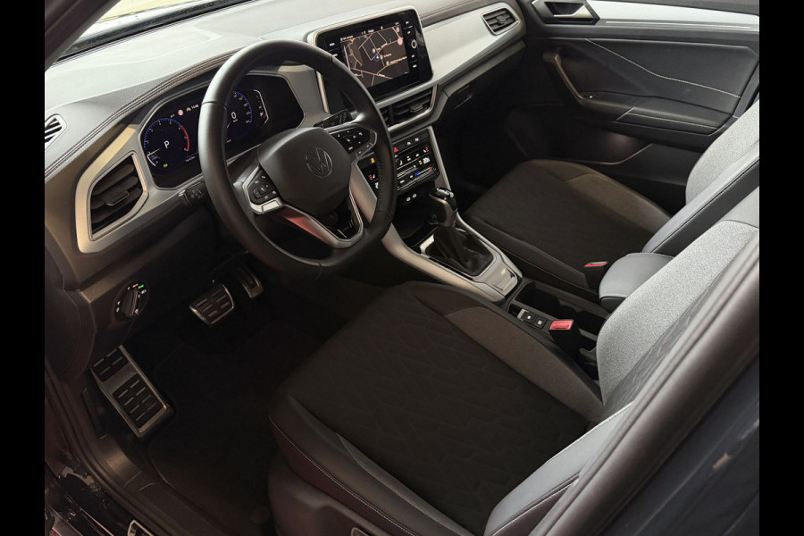 Volkswagen T-Roc 1.5 TSI 150PK EVO ADAP.CRUISE LED VIR.COCKPIT 18''LMV STOEL/.VERW. CAMERA TREKHAAK LMV 03.2025 HALF LEDER DODE.HOEK.DET ✅Top Auto's Wijchen , 30 Jaar Specialist in Volkswagen  : Alle Type's : R-Line Edition / Style / First Edition / Highline / Life , Zowel PHEV / HEV / MHEV / Benzine ✅