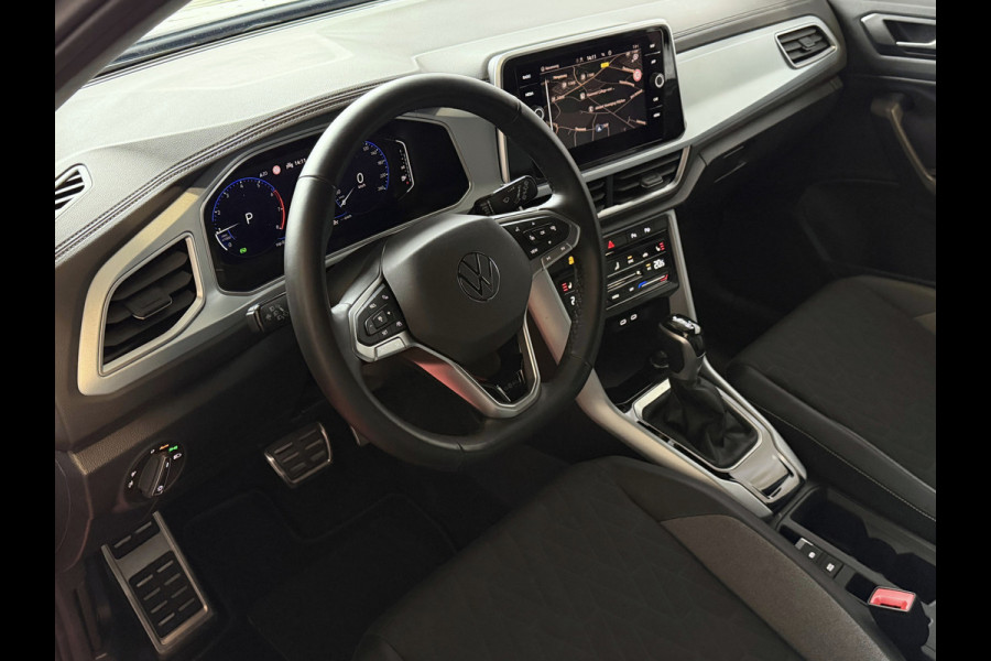 Volkswagen T-Roc 1.5 TSI 150PK EVO ADAP.CRUISE LED VIR.COCKPIT 18''LMV STOEL/.VERW. CAMERA TREKHAAK LMV 03.2025 HALF LEDER DODE.HOEK.DET ✅Top Auto's Wijchen , 30 Jaar Specialist in Volkswagen  : Alle Type's : R-Line Edition / Style / First Edition / Highline / Life , Zowel PHEV / HEV / MHEV / Benzine ✅