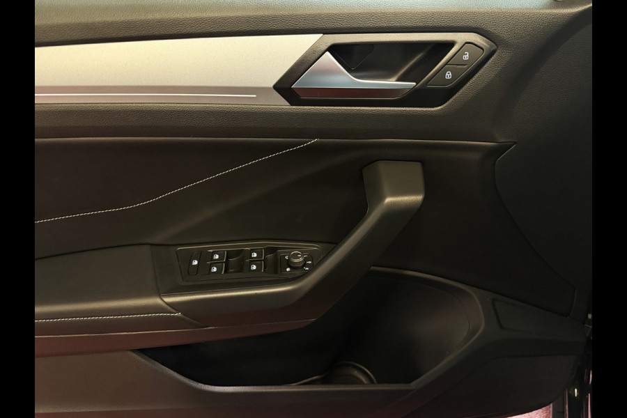 Volkswagen T-Roc 1.5 TSI 150PK EVO ADAP.CRUISE LED VIR.COCKPIT 18''LMV STOEL/.VERW. CAMERA TREKHAAK LMV 03.2025 HALF LEDER DODE.HOEK.DET ✅Top Auto's Wijchen , 30 Jaar Specialist in Volkswagen  : Alle Type's : R-Line Edition / Style / First Edition / Highline / Life , Zowel PHEV / HEV / MHEV / Benzine ✅