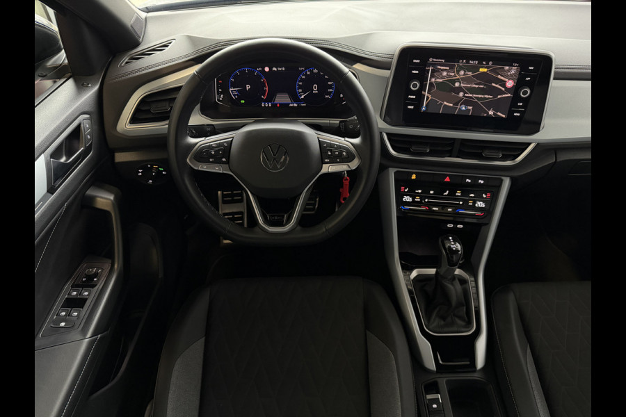 Volkswagen T-Roc 1.5 TSI 150PK EVO ADAP.CRUISE LED VIR.COCKPIT 18''LMV STOEL/.VERW. CAMERA TREKHAAK LMV 03.2025 HALF LEDER DODE.HOEK.DET ✅Top Auto's Wijchen , 30 Jaar Specialist in Volkswagen  : Alle Type's : R-Line Edition / Style / First Edition / Highline / Life , Zowel PHEV / HEV / MHEV / Benzine ✅