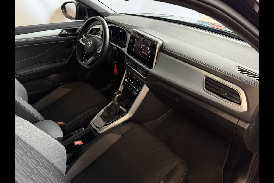 Volkswagen T-Roc 1.5 TSI 150PK EVO ADAP.CRUISE LED VIR.COCKPIT 18''LMV STOEL/.VERW. CAMERA TREKHAAK LMV 03.2025 HALF LEDER DODE.HOEK.DET ✅Top Auto's Wijchen , 30 Jaar Specialist in Volkswagen  : Alle Type's : R-Line Edition / Style / First Edition / Highline / Life , Zowel PHEV / HEV / MHEV / Benzine ✅