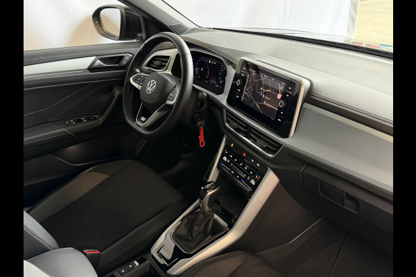 Volkswagen T-Roc 1.5 TSI 150PK EVO ADAP.CRUISE LED VIR.COCKPIT 18''LMV STOEL/.VERW. CAMERA TREKHAAK LMV 03.2025 HALF LEDER DODE.HOEK.DET ✅Top Auto's Wijchen , 30 Jaar Specialist in Volkswagen  : Alle Type's : R-Line Edition / Style / First Edition / Highline / Life , Zowel PHEV / HEV / MHEV / Benzine ✅