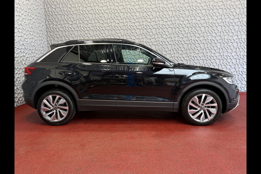 Volkswagen T-Roc 1.5 TSI 150PK EVO ADAP.CRUISE LED VIR.COCKPIT 18''LMV STOEL/.VERW. CAMERA TREKHAAK LMV 03.2025 HALF LEDER DODE.HOEK.DET ✅Top Auto's Wijchen , 30 Jaar Specialist in Volkswagen  : Alle Type's : R-Line Edition / Style / First Edition / Highline / Life , Zowel PHEV / HEV / MHEV / Benzine ✅