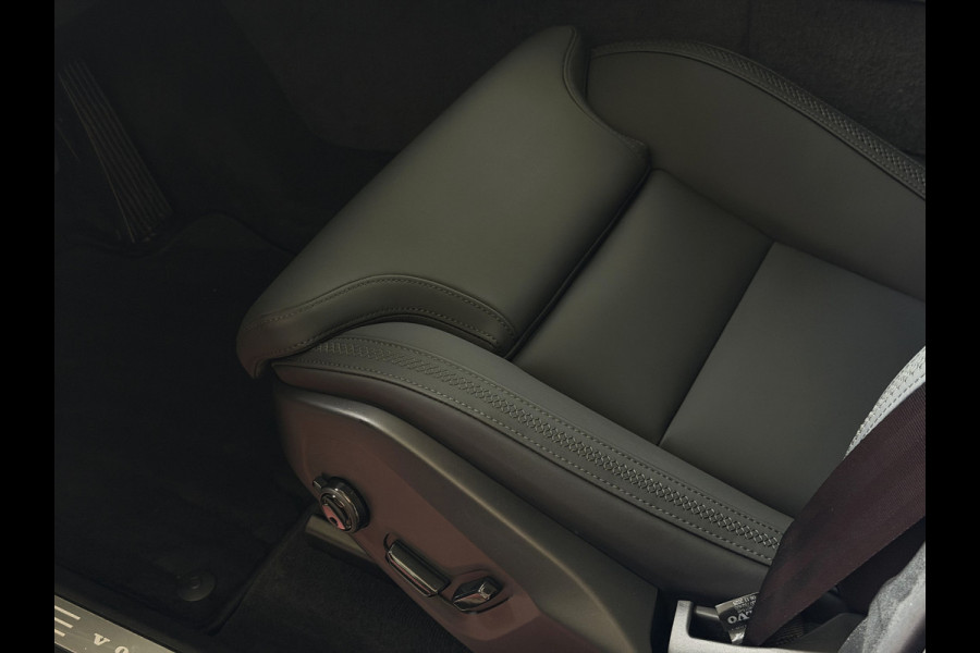 Volvo XC90 2.0 T8 456 PK 12/25 Bowers & Wilkins LUCHTVERING ALCANTARA.HEMEL 12/25 AWD 7P ULTRA DARK SCHUIFDAK 21''LMV STOEL/STUUR.VERW PANORAMA STANDKACHEL HEADUP ✅Top Auto's Wijchen✅ 170 Nieuwe en bijna nieuwe Auto's met : Benzine /  PHEV / Plug in hybrid / Hybrid / Mild hybrid / HEV / Keuze uit Plus / /Ultra/ Bright / Dark / Black Edition /