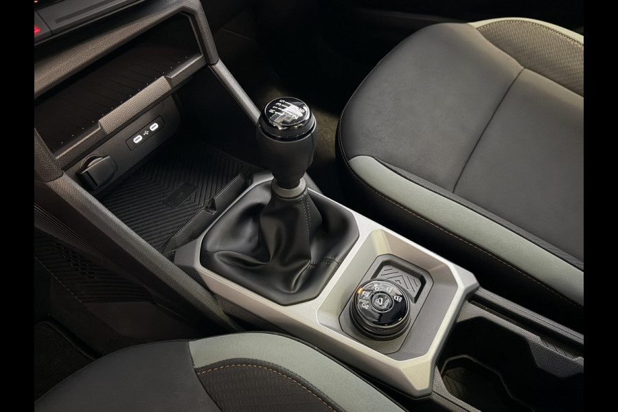 Dacia Bigster 1.2 MILD HYBRID 130 4X4 PANO SCHUIFDAK NAVI ELEK.KLEP CAMERA STOEL/STUUR VERW. LED AWD 4X4 4WD