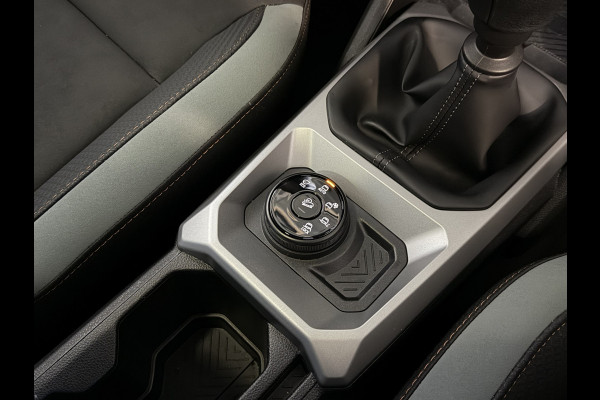 Dacia Bigster 1.2 MILD HYBRID 130 4X4 PANO SCHUIFDAK NAVI ELEK.KLEP CAMERA STOEL/STUUR VERW. LED AWD 4X4 4WD