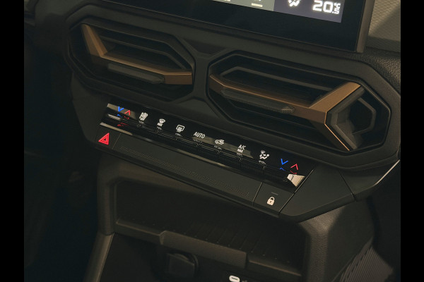 Dacia Bigster 1.2 MILD HYBRID 130 4X4 PANO SCHUIFDAK NAVI ELEK.KLEP CAMERA STOEL/STUUR VERW. LED AWD 4X4 4WD