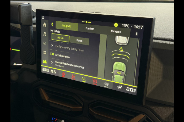 Dacia Bigster 1.2 MILD HYBRID 130 4X4 PANO SCHUIFDAK NAVI ELEK.KLEP CAMERA STOEL/STUUR VERW. LED AWD 4X4 4WD