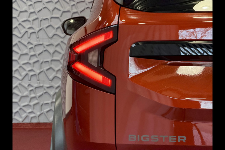 Dacia Bigster 1.2 MILD HYBRID 130 4X4 PANO SCHUIFDAK NAVI ELEK.KLEP CAMERA STOEL/STUUR VERW. LED AWD 4X4 4WD