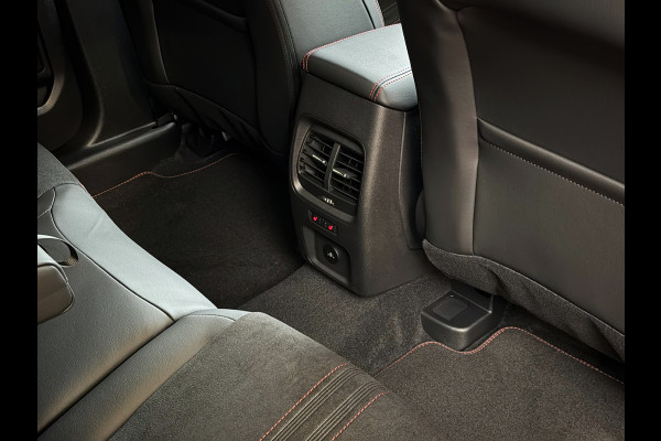 Ford Kuga NIEUWE AUTO 2.5 PHEV 243 PK ST-LINE X 2026 SCHUIFDAK 20''LMV HAAK B&O ELEK.STOEL STOEL/STUUR/RUIT VERW. 360.CAM phev ✅ Ford Wijchen / Al 30 Jaar verkoop van Ford  In Nederland / Wij leveren Nieuwe en Bijna nieuwe Ford's / Zowel : ST-Line X / St-Line / Titanium / Sound Edtioion / Active / Graphite Tech Editi